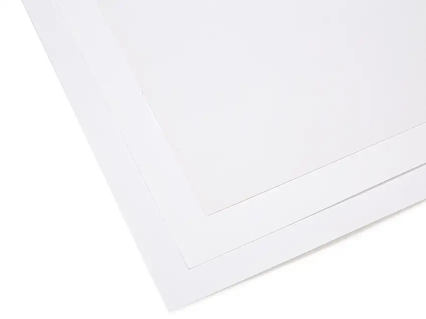 Papier/Karton weiß, matt gestrichen