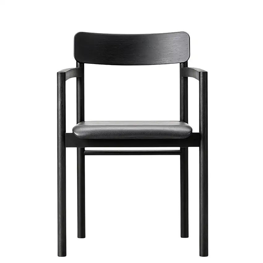 &Tradition 3446 Stuhl, Höhe: 79,5 cm – Eiche schwarz lackiert/Omni-Leder schwarz