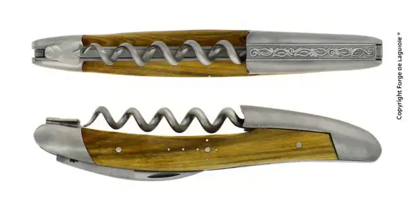 Couteau de sommelier en pistachier avec chape sculptée motif Pinot