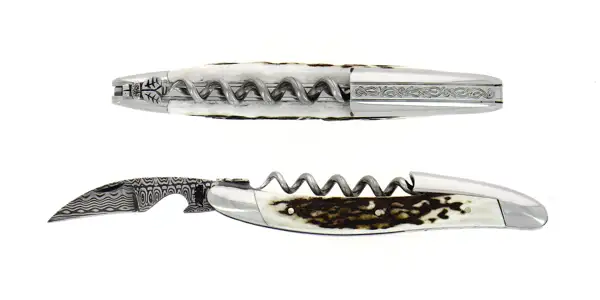 Collection sommelier knife, shiny finish with deer antlers handle, engraving of the lever and damascus blade