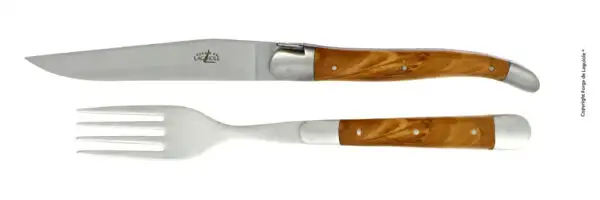 Couteau de table et fourchette satinés en olivier